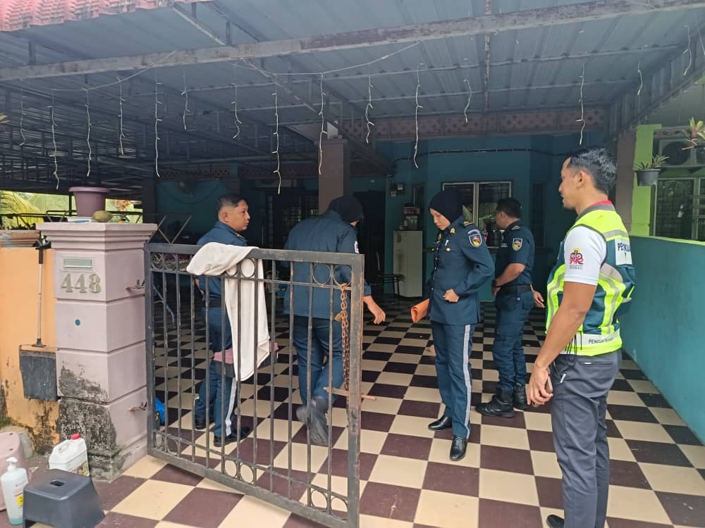 Operasi Waran 'F' di Kawasan Pentadbiran Majlis Daerah Rembau Operasi Waran 'F' di Kawasan Pentadbiran Majlis Daerah Rembau